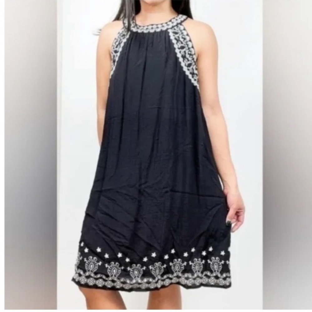 THML Anthropologie Black Halter Neck Embroidered Shift Dress Boho Floral Size M